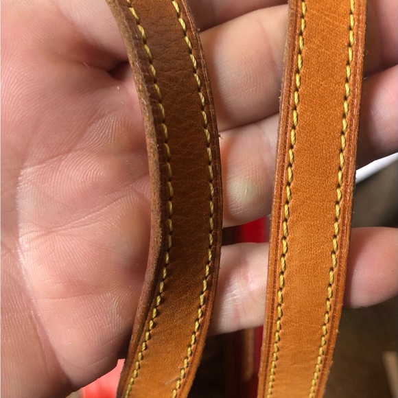 Authentic Louis Vuitton Red Verni Catalina Leather Tote - Picture 8 of 17